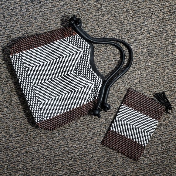 Tribal Chic! NWT Black and White Woven Tote and Makeup Bag Bundle - Picture 9 of 16